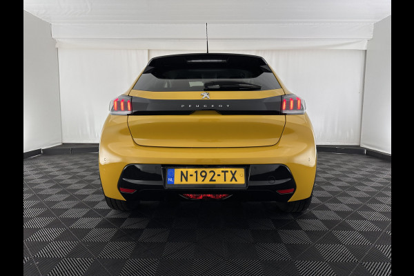 Peugeot e-208 EV Allure Pack 50 kWh (3-Fase-11kW) {SOH-89%} Aut.*HEATPUMP | LEATHER-FABRIC | FULL-LED | DIGI-COCKPIT | BLINDSPOT | CAMERA | AMBIENTLIGHT | NAVI-FULLMAP | LANE-ASSIST | KEYLESS | DAB | PRIVACYGLASS | HEATED-SPORTSEATS | CARPLAY | 16"ALU