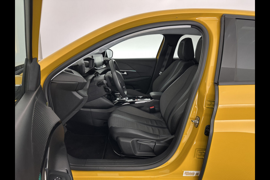 Peugeot e-208 EV Allure Pack 50 kWh (3-Fase-11kW) {SOH-89%} Aut.*HEATPUMP | LEATHER-FABRIC | FULL-LED | DIGI-COCKPIT | BLINDSPOT | CAMERA | AMBIENTLIGHT | NAVI-FULLMAP | LANE-ASSIST | KEYLESS | DAB | PRIVACYGLASS | HEATED-SPORTSEATS | CARPLAY | 16"ALU