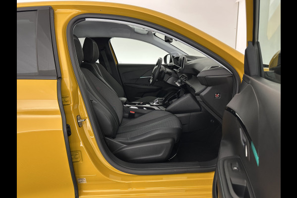 Peugeot e-208 EV Allure Pack 50 kWh (3-Fase-11kW) {SOH-89%} Aut.*HEATPUMP | LEATHER-FABRIC | FULL-LED | DIGI-COCKPIT | BLINDSPOT | CAMERA | AMBIENTLIGHT | NAVI-FULLMAP | LANE-ASSIST | KEYLESS | DAB | PRIVACYGLASS | HEATED-SPORTSEATS | CARPLAY | 16"ALU