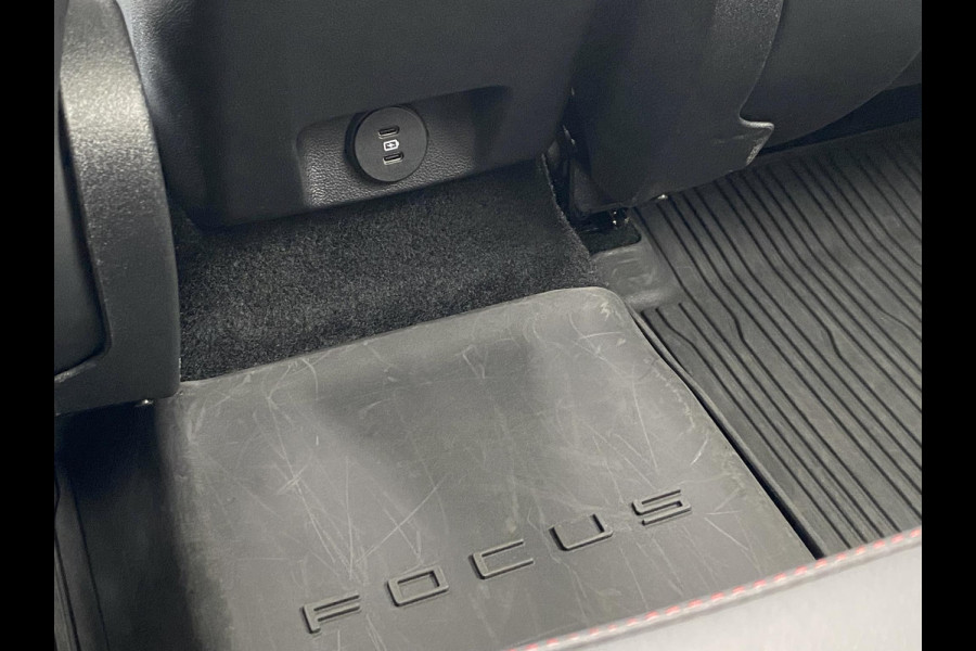 Ford FOCUS Wagon 2.3 EcoBoost ST-X Automaat 280pk! | Panoramadak | Afneembare trekhaak | Winter Pack | Standkachel | AGR-stoelen | Bang&Olufsen | Elektrische achterklep | Head up Display | Matrix LED