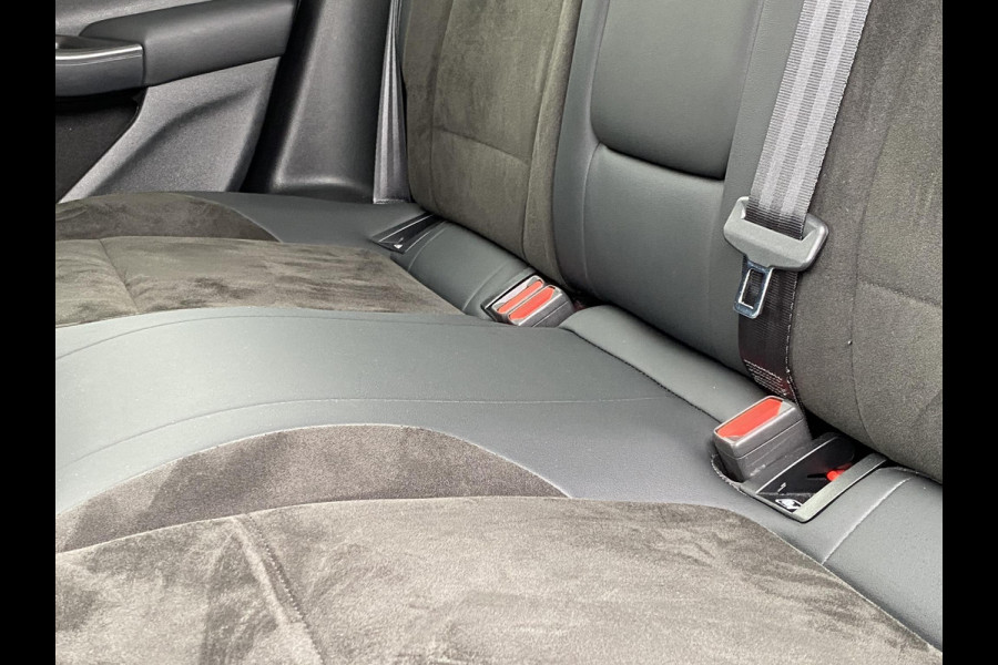 Ford FOCUS Wagon 2.3 EcoBoost ST-X Automaat 280pk! | Panoramadak | Afneembare trekhaak | Winter Pack | Standkachel | AGR-stoelen | Bang&Olufsen | Elektrische achterklep | Head up Display | Matrix LED