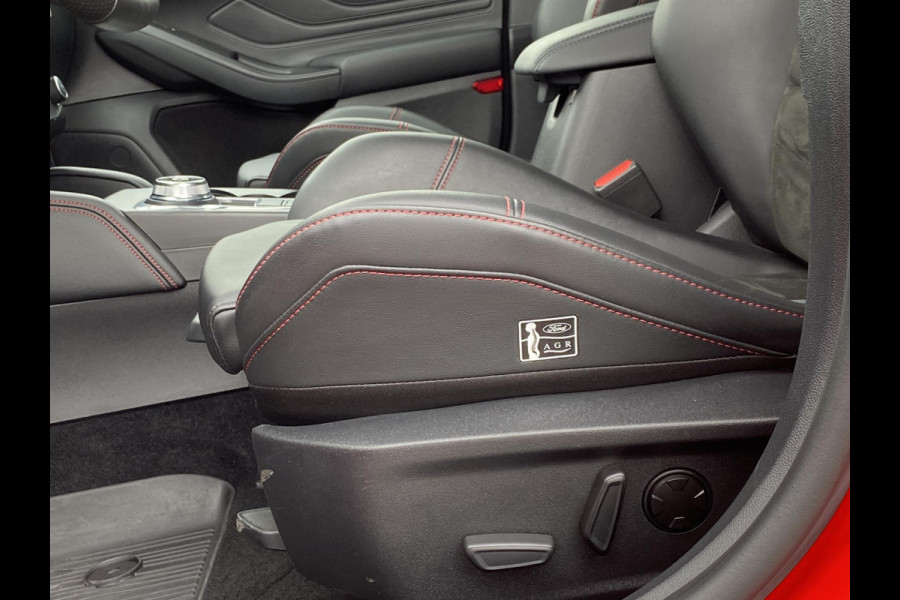 Ford FOCUS Wagon 2.3 EcoBoost ST-X Automaat 280pk! | Panoramadak | Afneembare trekhaak | Winter Pack | Standkachel | AGR-stoelen | Bang&Olufsen | Elektrische achterklep | Head up Display | Matrix LED