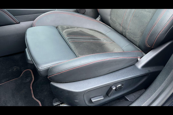 Ford Kuga 2.5 PHEV ST-Line X 243pk | Driver Assistance Pack | Panorama dak | Winterpack | Technology Pack | All Weatherbanden | 2.100kg Trekgewicht