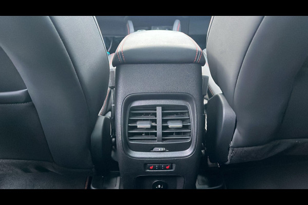 Ford Kuga 2.5 PHEV ST-Line X 243pk | Driver Assistance Pack | Panorama dak | Winterpack | Technology Pack | All Weatherbanden | 2.100kg Trekgewicht