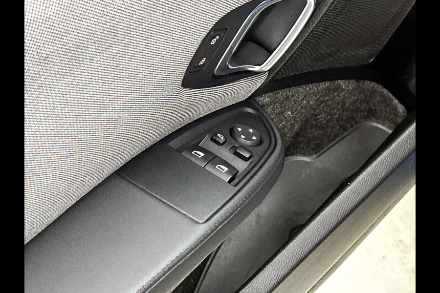 BMW i3 Basis 120Ah 42 kWh (NL-auto, 93% SoH, Navi Pro, Harman/Kardon, StoelV, Camera, Parkeersensoren, Etc)