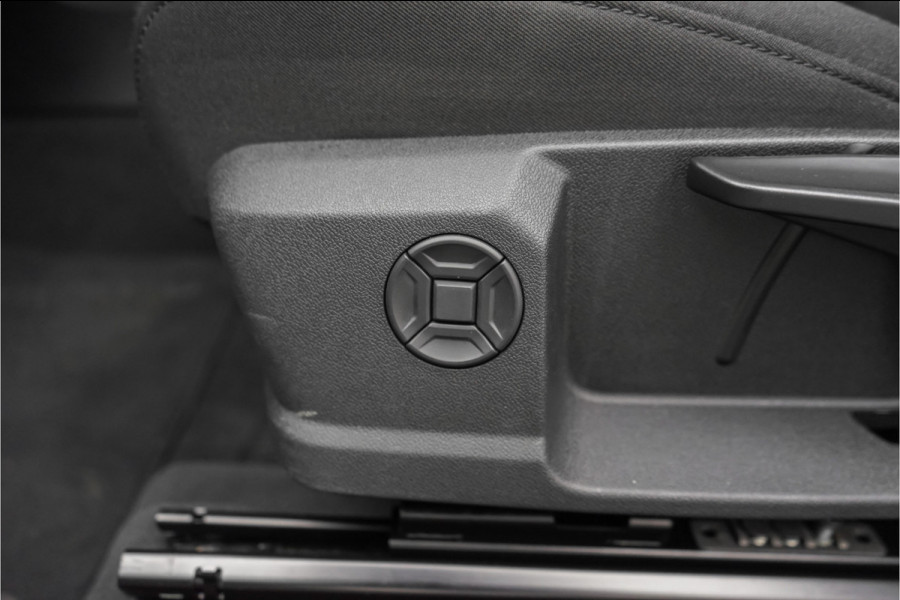 Audi Q3 Sportback 45 TFSI e Plug-in Hybrid Camera Pano Stoelverw