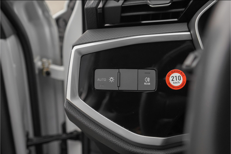 Audi Q3 Sportback 45 TFSI e Plug-in Hybrid Camera Pano Stoelverw