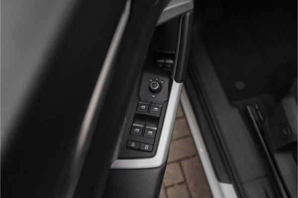 Audi Q3 Sportback 45 TFSI e Plug-in Hybrid Camera Pano Stoelverw