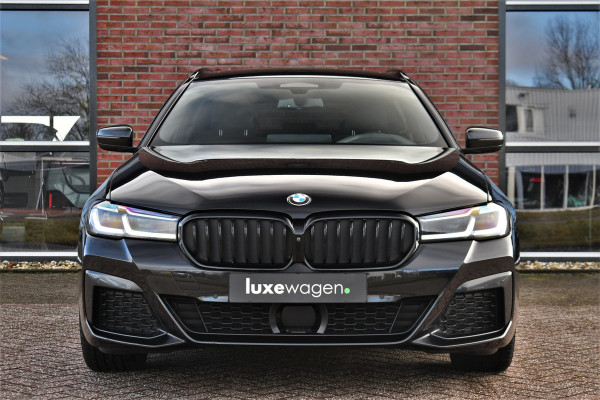 BMW 5 Serie Touring 530e 292pk M-Sport Pano ACC Trekh Comf-seat 360 HUD Laser 4wielbest