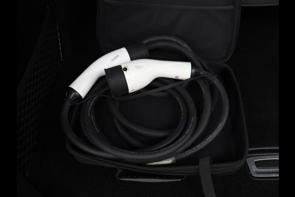 MG Marvel R Luxury 70 kWh | SOH 96% | Panoramadak | Stoelventilatie | Leder | 360 Camera | Adaptive cruise | Wamtepomp | Sfeerverlichting | Stoelverwarming | Carplay | Navigatie | Keyless