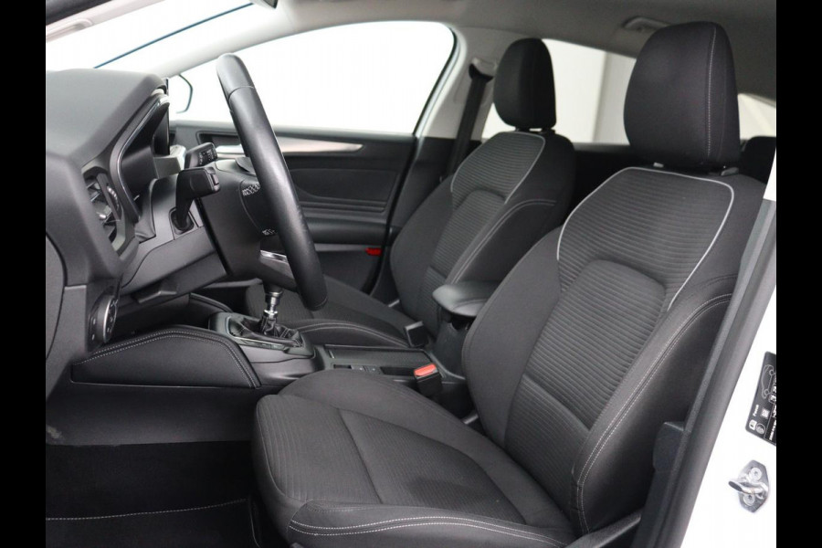 Ford Focus 1.0 EcoBoost Hybrid Titanium X | Stoelverwarming | Camera | Carplay | Digital Cockpit | Stuurverwarming | Keyless | Full LED | Parkeerhulp | Climate control | Cruise control