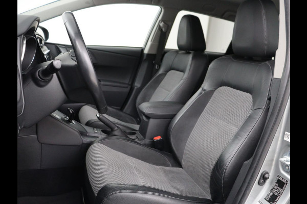 Toyota Auris 1.8 Hybrid Executive | Stoelverwarming | Half leder | Navigatie | Keyless | Climate control | Cruise control | Parkeerhulp