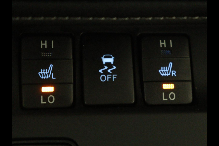 Toyota Auris 1.8 Hybrid Executive | Stoelverwarming | Half leder | Navigatie | Keyless | Climate control | Cruise control | Parkeerhulp