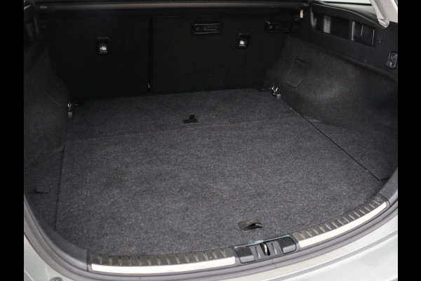 Toyota Auris 1.8 Hybrid Executive | Stoelverwarming | Half leder | Navigatie | Keyless | Climate control | Cruise control | Parkeerhulp