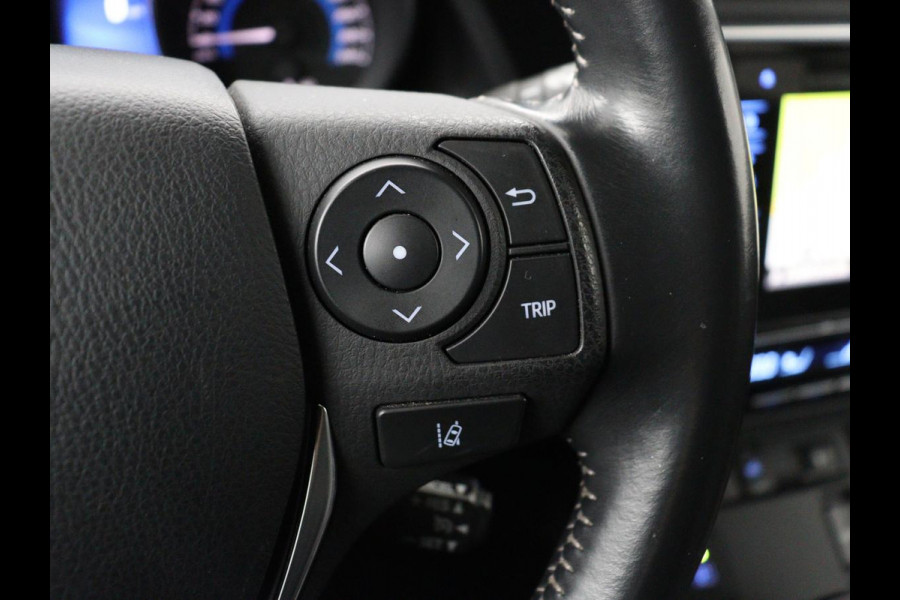 Toyota Auris 1.8 Hybrid Executive | Stoelverwarming | Half leder | Navigatie | Keyless | Climate control | Cruise control | Parkeerhulp