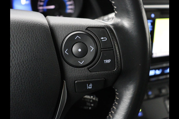 Toyota Auris 1.8 Hybrid Executive | Stoelverwarming | Half leder | Navigatie | Keyless | Climate control | Cruise control | Parkeerhulp