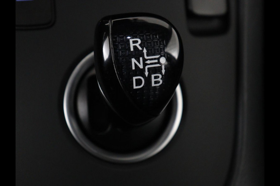 Toyota Auris 1.8 Hybrid Executive | Stoelverwarming | Half leder | Navigatie | Keyless | Climate control | Cruise control | Parkeerhulp