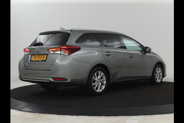 Toyota Auris 1.8 Hybrid Executive | Stoelverwarming | Half leder | Navigatie | Keyless | Climate control | Cruise control | Parkeerhulp
