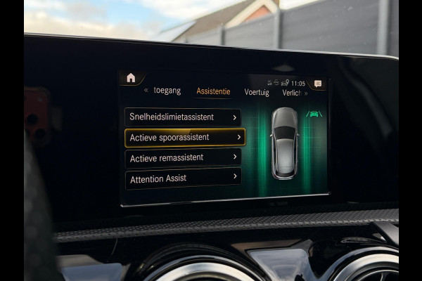 Mercedes-Benz A-Klasse 200 AMG Pakket Panorama CarPlay