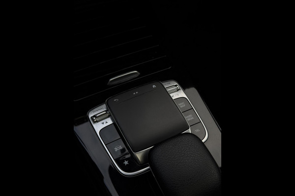 Mercedes-Benz A-Klasse 200 AMG Pakket Panorama CarPlay