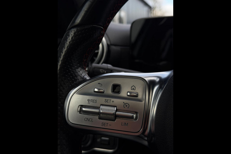 Mercedes-Benz A-Klasse 200 AMG Pakket Panorama CarPlay