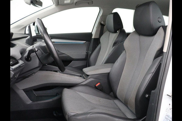 Škoda ENYAQ iV 60 | SOH 92% | Trekhaak | Half leder | Sfeerverlichting | Carplay | Navigatie | 19'' | Cruise control | Parkeerhulp | Full LED