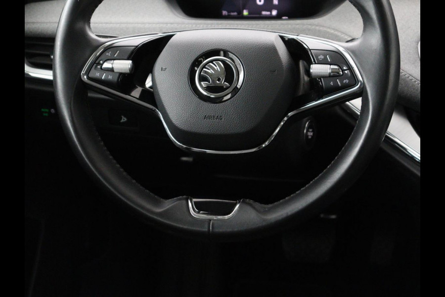 Škoda ENYAQ iV 60 | SOH 92% | Trekhaak | Half leder | Sfeerverlichting | Carplay | Navigatie | 19'' | Cruise control | Parkeerhulp | Full LED