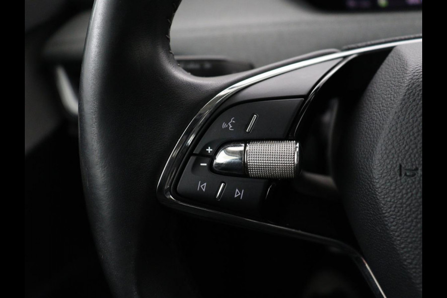 Škoda ENYAQ iV 60 | SOH 92% | Trekhaak | Half leder | Sfeerverlichting | Carplay | Navigatie | 19'' | Cruise control | Parkeerhulp | Full LED