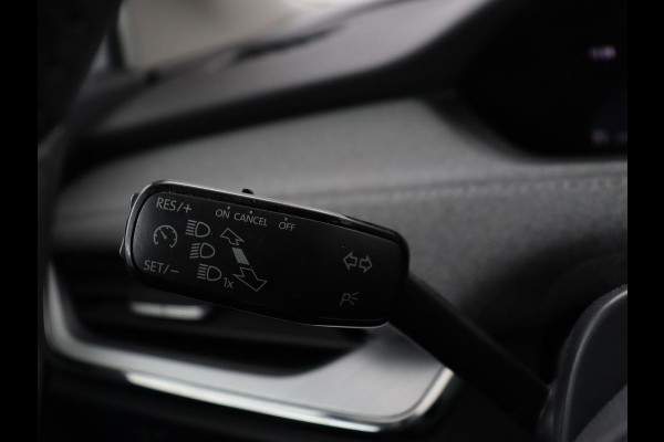 Škoda ENYAQ iV 60 | SOH 92% | Trekhaak | Half leder | Sfeerverlichting | Carplay | Navigatie | 19'' | Cruise control | Parkeerhulp | Full LED