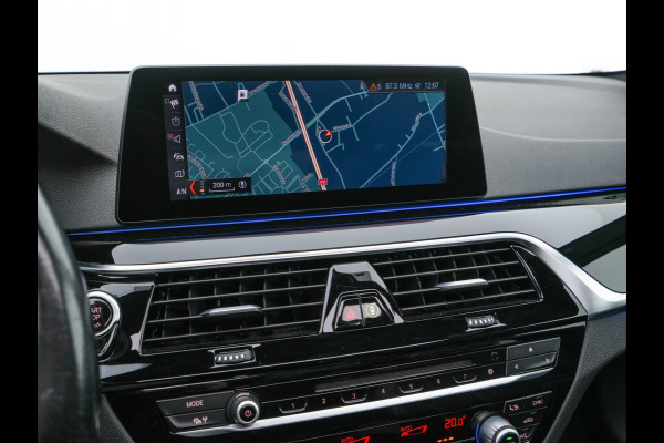 BMW 5 Serie Touring 530d Sportline High Executive Aut. *PANO | LEATHER | FULL-LED | MEMORY-PACK | TOP-VIEW | HEATED-COMFORTSEATS | NAVI-FULLMAP | PRIVACY-GLASS | AMBIENT-LIGHT | ECC | CARPLAY | PDC | TOWBAR | SHIFT-PADDLES | 20"ALU*