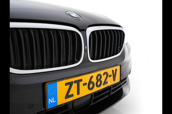 BMW 5 Serie Touring 530d Sportline High Executive Aut. *PANO | LEATHER | FULL-LED | MEMORY-PACK | TOP-VIEW | HEATED-COMFORTSEATS | NAVI-FULLMAP | PRIVACY-GLASS | AMBIENT-LIGHT | ECC | CARPLAY | PDC | TOWBAR | SHIFT-PADDLES | 20"ALU*