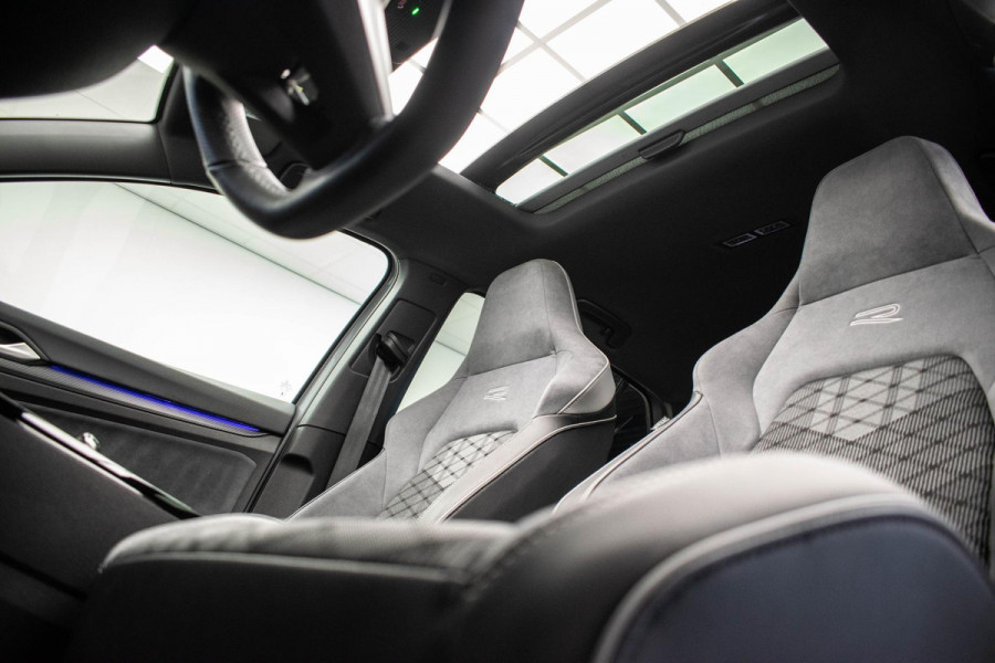 Volkswagen Golf 1.5 eTSI R-Line Business |3x R-Line|Pano|Ambient|VOLL|