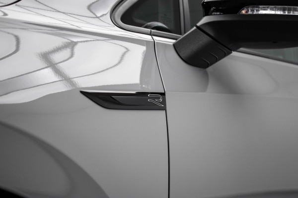 Volkswagen Golf 1.5 eTSI R-Line Business |3x R-Line|Pano|Ambient|VOLL|