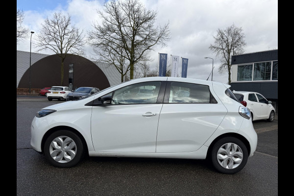 Renault ZOE R90 Life 41 kWh KOOPACCU | SOH 99% | 3-FASE LADER | RENAULT DEALER ONDERHOUDEN | NAVIGATIE | PARKEERSENSOREN | ORIGINEEL NL AUTO (NAP) | CLIMATE CONTROL | RIJKLAAR GELEVERD MET 12 MND BOVAG GARANTIE |