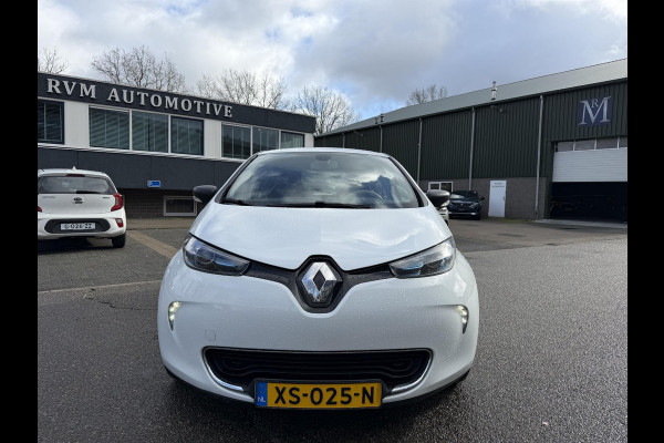 Renault ZOE R90 Life 41 kWh KOOPACCU | SOH 99% | 3-FASE LADER | RENAULT DEALER ONDERHOUDEN | NAVIGATIE | PARKEERSENSOREN | ORIGINEEL NL AUTO (NAP) | CLIMATE CONTROL | RIJKLAAR GELEVERD MET 12 MND BOVAG GARANTIE |