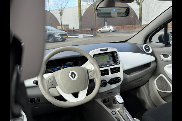 Renault ZOE R90 Life 41 kWh KOOPACCU | SOH 99% | 3-FASE LADER | RENAULT DEALER ONDERHOUDEN | NAVIGATIE | PARKEERSENSOREN | ORIGINEEL NL AUTO (NAP) | CLIMATE CONTROL | RIJKLAAR GELEVERD MET 12 MND BOVAG GARANTIE |