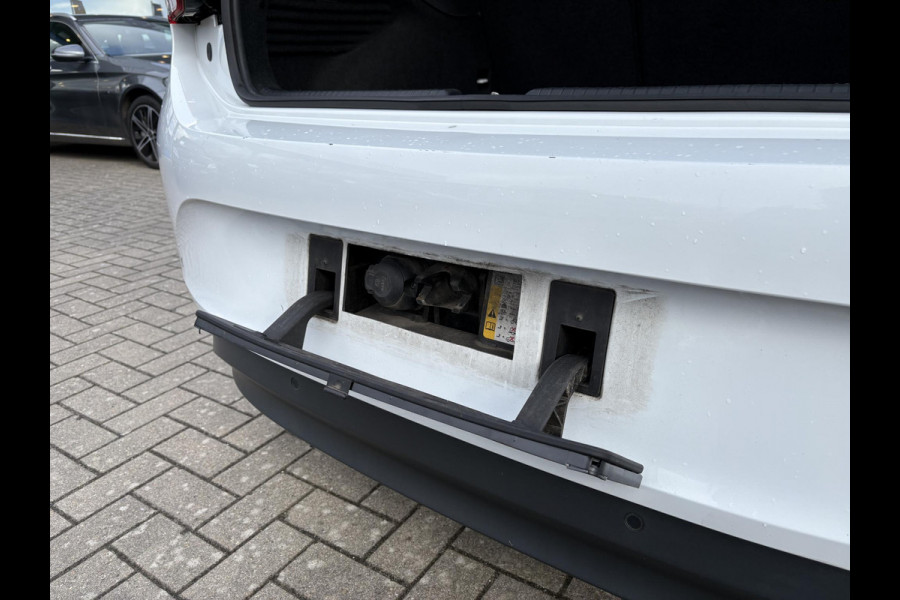 Volkswagen ID.3 First 58 kWh | Stoelverwarming | Trekhaak