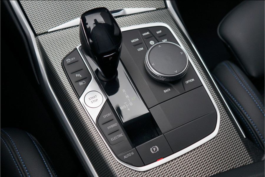 BMW 3 Serie Touring 330e High Executive M-Sport ACC Stuur & Stoelverw Trekhaak