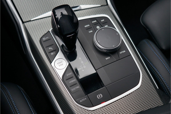 BMW 3 Serie Touring 330e High Executive M-Sport ACC Stuur & Stoelverw Trekhaak