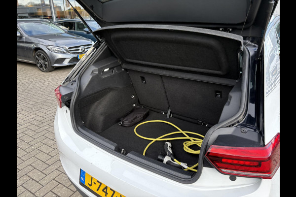 Volkswagen ID.3 First 58 kWh | Stoelverwarming | Trekhaak