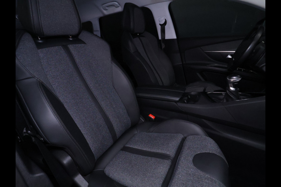 Peugeot 5008 1.2 PureTech Blue Lease Premium 7P. [CAMERA, APPLE CARPLAY, ANDROID AUTO, FOCAL SOUND SYSTEM, MEMORY SEATS, NIEUWSTAAT]