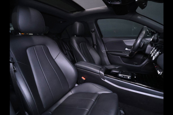 Mercedes-Benz A-Klasse 250 e Business Solution Luxury Limited [SCHUIFDAK, CAMERA, SFEERVERLICHTING, LEDER, SPORTSTOELEN, STOELVERWARMING, NIEUWSTAAT]
