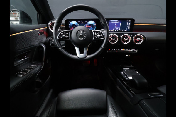 Mercedes-Benz A-Klasse 250 e Business Solution Luxury Limited [SCHUIFDAK, CAMERA, SFEERVERLICHTING, LEDER, SPORTSTOELEN, STOELVERWARMING, NIEUWSTAAT]