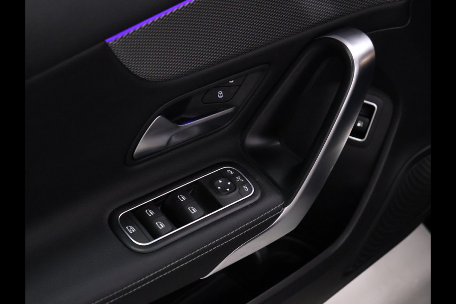 Mercedes-Benz A-Klasse 250 e Business Solution Luxury Limited [SCHUIFDAK, CAMERA, SFEERVERLICHTING, LEDER, SPORTSTOELEN, STOELVERWARMING, NIEUWSTAAT]