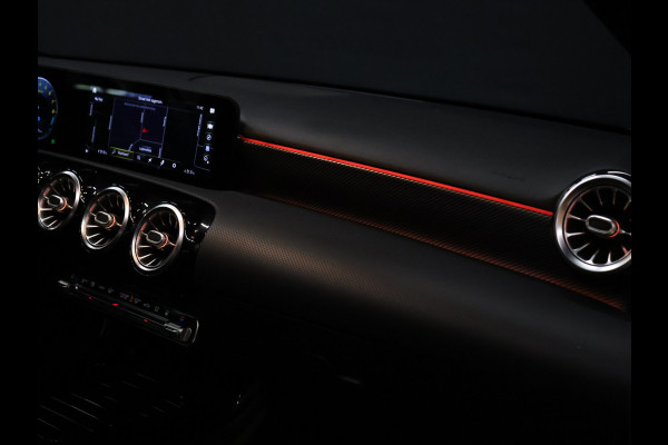 Mercedes-Benz A-Klasse 250 e Business Solution Luxury Limited [SCHUIFDAK, CAMERA, SFEERVERLICHTING, LEDER, SPORTSTOELEN, STOELVERWARMING, NIEUWSTAAT]