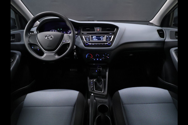 Hyundai i20 1.4i i-Vision Automaat [TREKHAAK, AIRCO, PARKEERSENSOR, RADIO, NIEUWSTAAT]