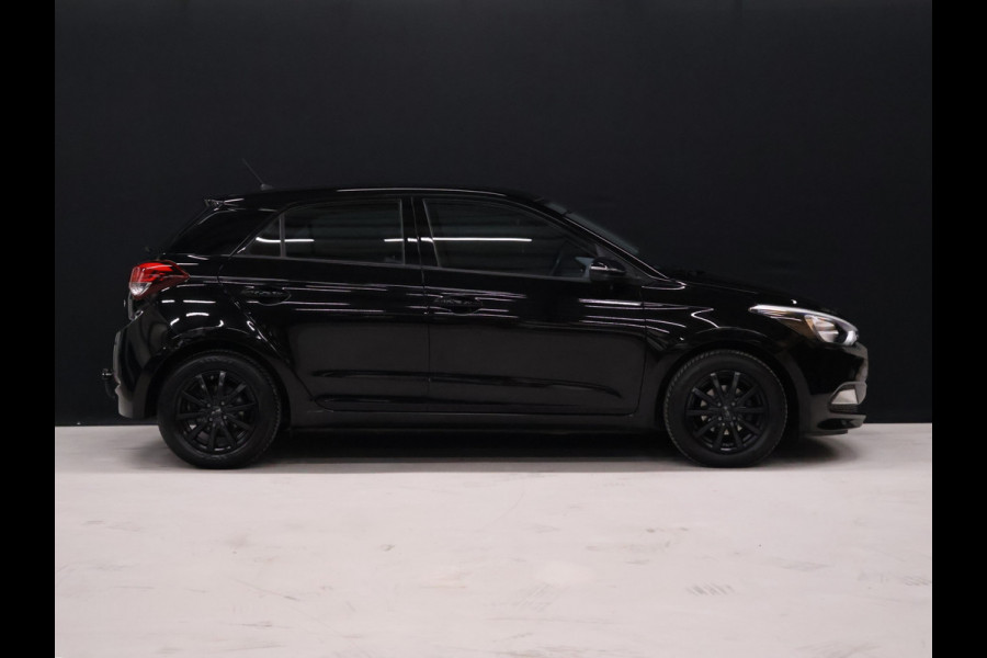 Hyundai i20 1.4i i-Vision Automaat [TREKHAAK, AIRCO, PARKEERSENSOR, RADIO, NIEUWSTAAT]