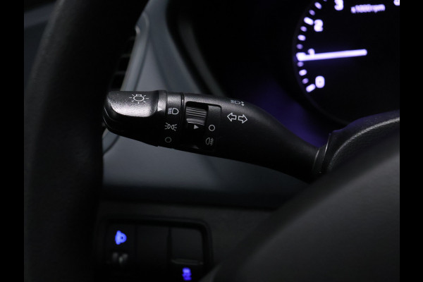 Hyundai i20 1.4i i-Vision Automaat [TREKHAAK, AIRCO, PARKEERSENSOR, RADIO, NIEUWSTAAT]