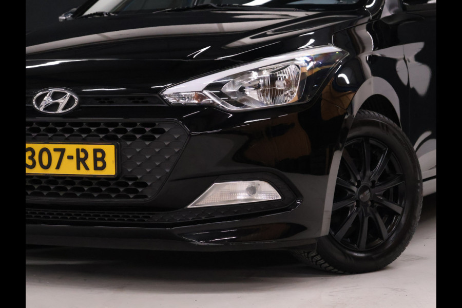 Hyundai i20 1.4i i-Vision Automaat [TREKHAAK, AIRCO, PARKEERSENSOR, RADIO, NIEUWSTAAT]