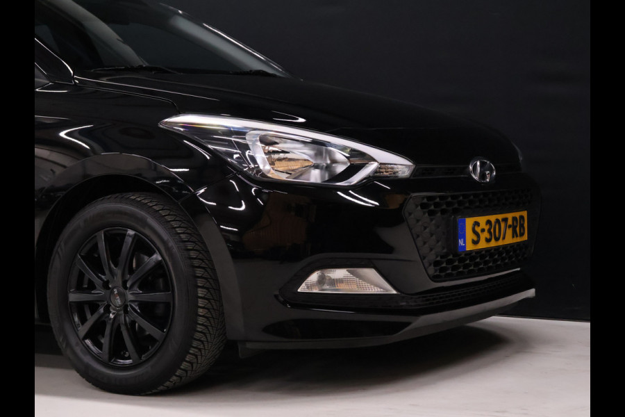 Hyundai i20 1.4i i-Vision Automaat [TREKHAAK, AIRCO, PARKEERSENSOR, RADIO, NIEUWSTAAT]